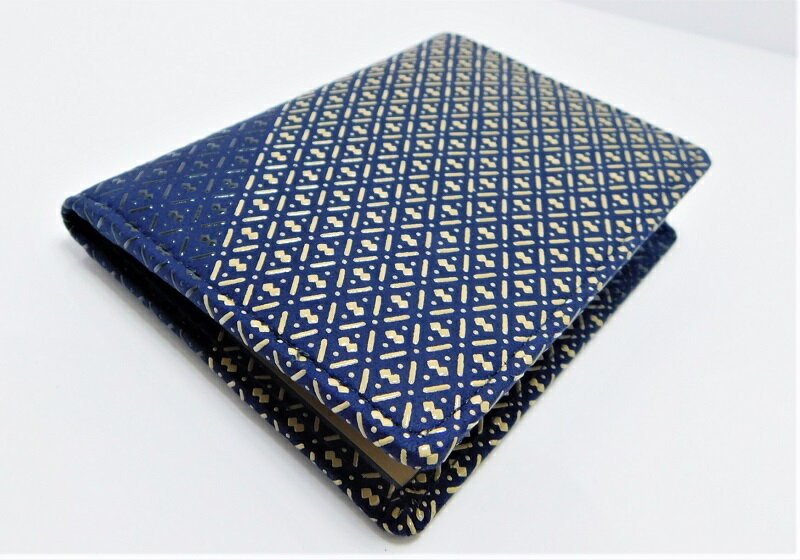 【ふるさと納税】免許証入れ 印伝 メンズ 鹿革 甲州印伝 庵 いほり 革工芸品 黒 白 バイカラー 漆 k001-316 送料無料 サムネイル2