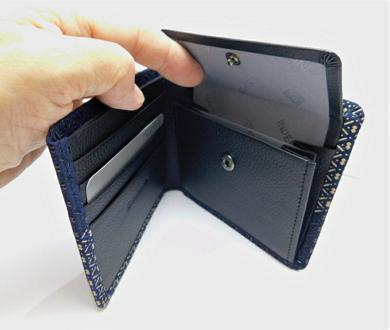 【ふるさと納税】財布 札入 印伝 メンズ 鹿革 甲州印伝 庵 いほり 革工芸品 紺 黒 白 バイカラー 漆 k001-320 送料無料 サムネイル3