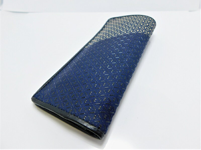 【ふるさと納税】 メガネケース 印伝 メンズ 鹿革 甲州印伝 庵 いほり 革 工芸品 紺 黒 白 バイカラー 漆 k001-324 送料無料 サムネイル3