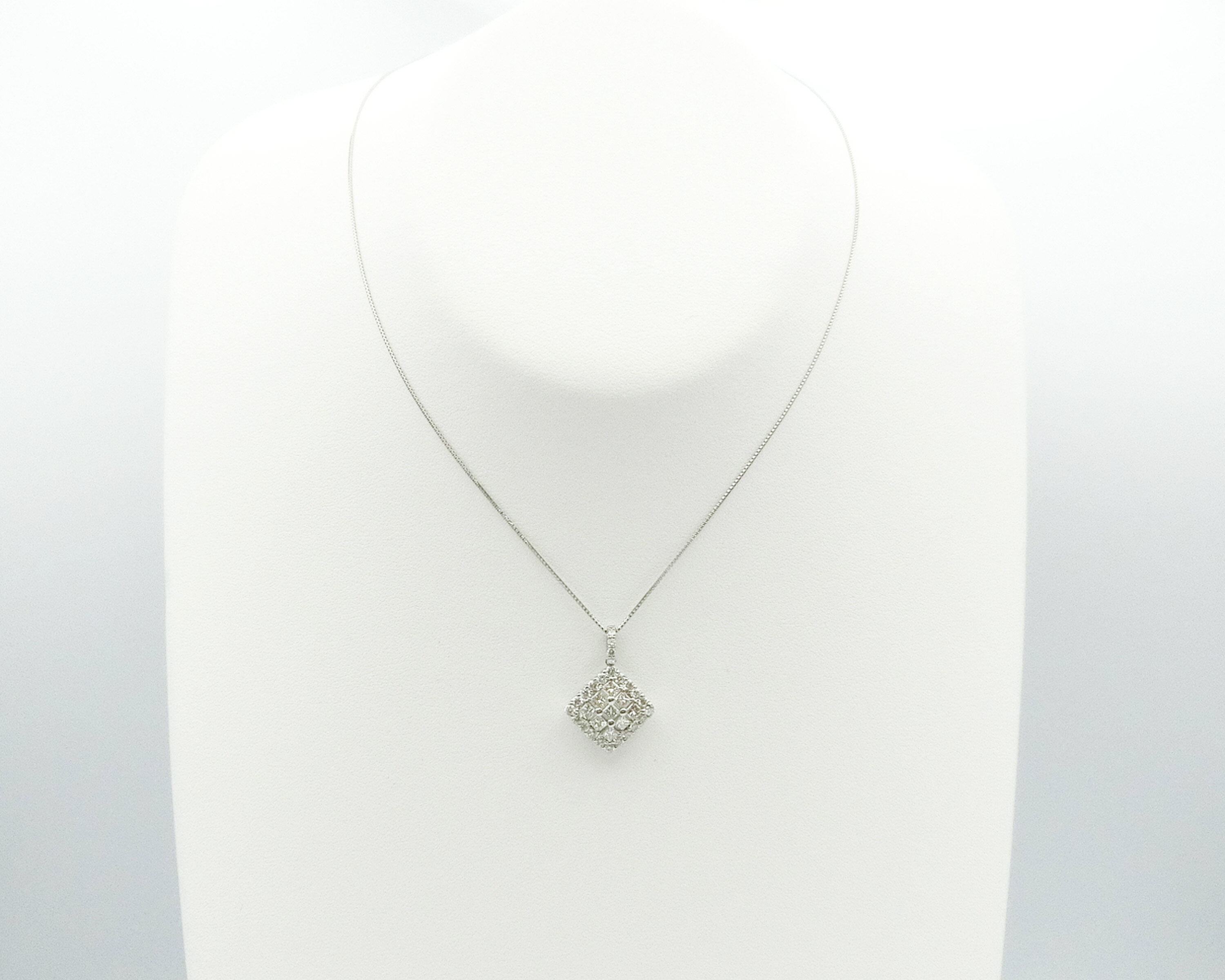 【ふるさと納税】＜ 甲府ジュエリー ＞ ネックレス ペンダント ジュエリー アクセサリー レディース プラチナ ダイヤモンド カジュアル プリンセスカット 鑑別書付 保証書付 k109-006 サムネイル3