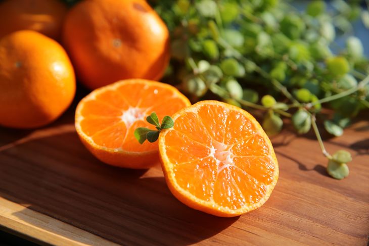 【ふるさと納税】【限定】 主井農園 高級 松兵衛みかん 赤秀 2.5kg (S～Lサイズおまかせ)【ミカン 蜜柑 柑橘 温州みかん 和歌山】 サムネイル2