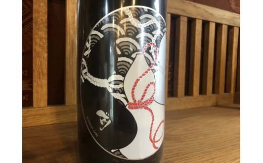 【ふるさと納税】「前」 モノクロームプラス 純米大吟醸 一升瓶 019-D207【佐賀地酒 酒 お酒 日本酒 純米酒 晩酌 1800ml 古伊万里 さき 冷酒 冷や monochrome+ やや辛口 父の日 お中元 御中元 ギフト 贈り物 嗜好品】 サムネイル3