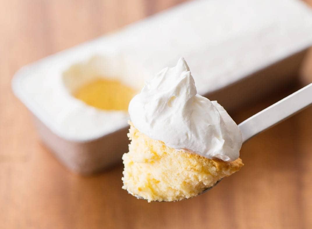 【ふるさと納税】『押川春月堂本店』とろける生チーズケーキ（プレーン2個）プレーン味 ふわふわ生クリーム なめらか生地 とろける食感 おうち時間 九州 宮崎県 送料無料 川南町 H2703 サムネイル3