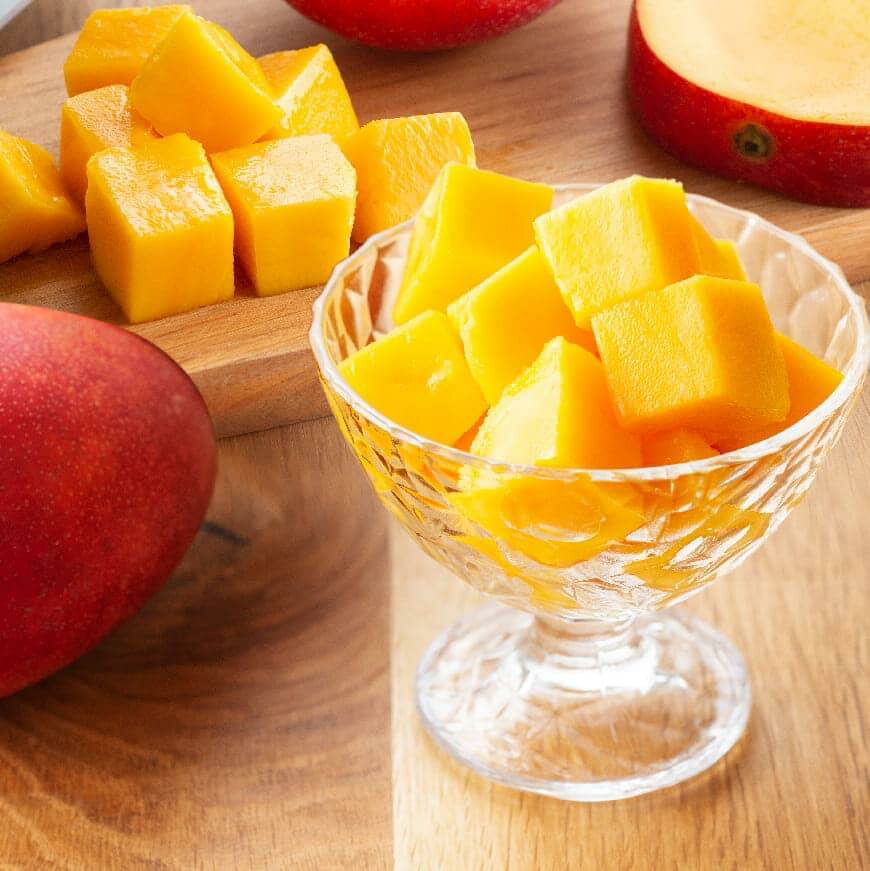 【ふるさと納税】【令和8年発送】宮崎県産完熟マンゴー　「レッドクイーン」2L×3玉 - 先行予約 果物 フルーツ マンゴー 宮崎県産 完熟マンゴー みやざきマンゴー 数量限定 期間限定 C03211 サムネイル3