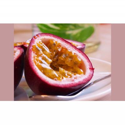 【ふるさと納税】2026年発送【奄美大島産】秀品パッションフルーツ 約1kg 化粧箱入 鹿児島県 奄美群島 奄美大島 龍郷町 国産 奄美産 青果 果物 くだもの フルーツ 果物時計草 南国 トロピカル 初夏の果実 さわやか 甘酸っぱい 秀品 お取り寄せ 先行予約 数量限定 サムネイル2