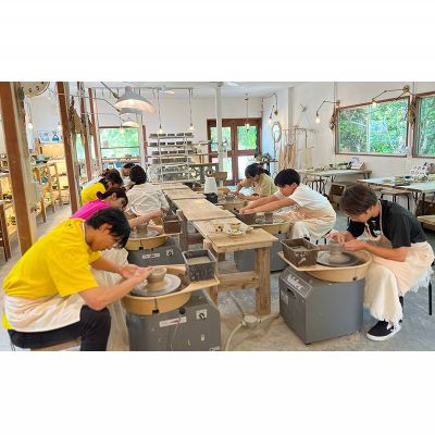 【ふるさと納税】やちむん植木鉢作り体験　ガジュマル付き【SDGs】 やちむん 焼き物 陶芸 ガジュマル 植木鉢 体験 伝統 工芸 植物 鑑賞用 観葉植物 インテリア 初心者 ふるさと納税 おきなわ 沖縄 オキナワ 名護 ナゴ 国産 - 画像2