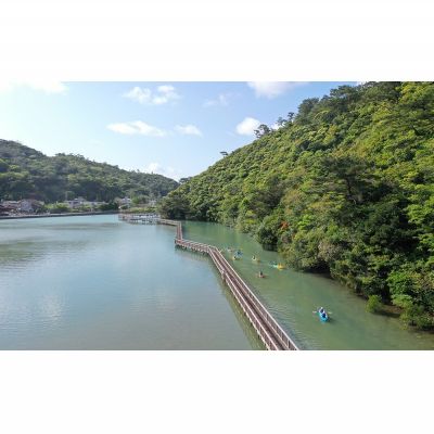 【ふるさと納税】初心者大歓迎！マングローブ満喫のんびりカヤックツアー（ペアチケット） カヤック 初心者 大歓迎 マングローブ ペアチケット わんさか大浦パーク ツアー 大自然 2名 おすすめ オススメ 南国気分 沖縄県 名護市 満喫 のんびり 体験 ヤンバル やんばる - 画像3