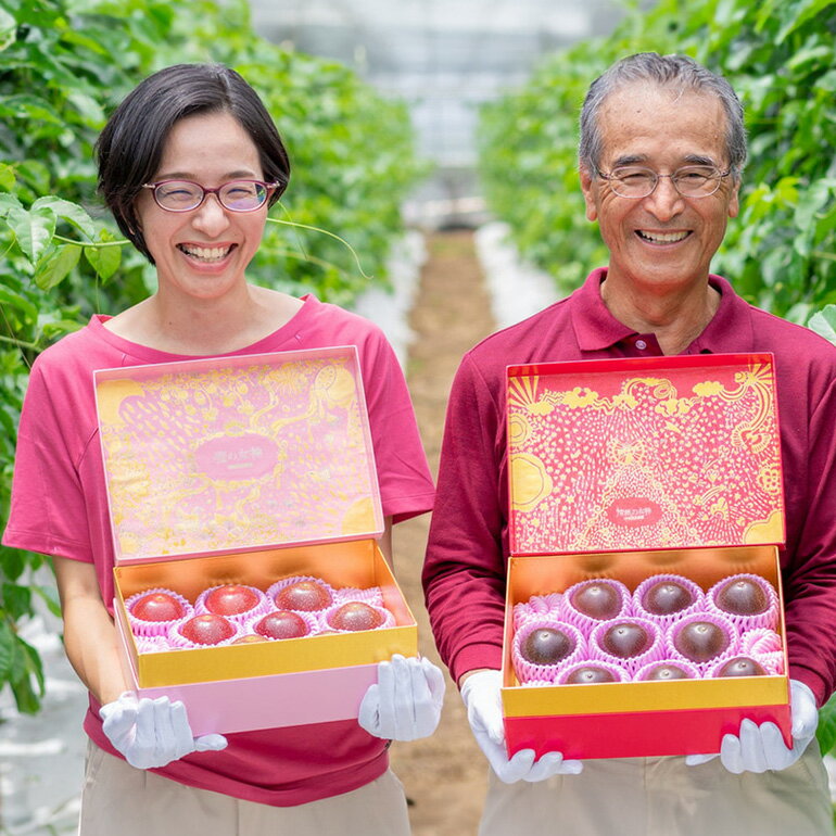 【ふるさと納税】【 先行予約 2026年 発送 】 沖縄情熱農園 農薬不使用栽培 パッションフルーツ 「情熱の女神」 1kg (化粧箱) 贈答用 贈答品 ギフト 沖縄県産 果物 フルーツ くだもの 産地直送 農家直送 産直 酸味 甘い 1キロ 贈り物 沖縄県 糸満市 送料無料 サムネイル3