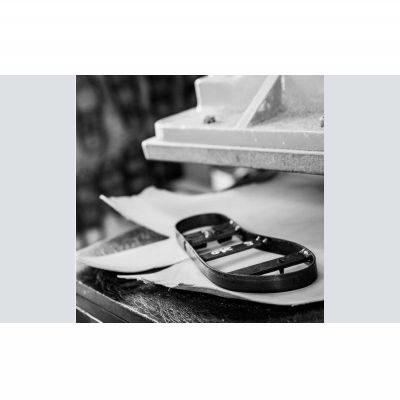 【ふるさと納税】【革人】もとぶ牛　革ぞうりブラック（ミドルヒール・女性専用） サムネイル3