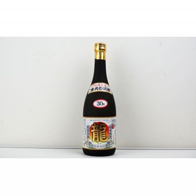 【ふるさと納税】琉球泡盛「龍」30度1800ml＆720ml2本セット計2520ml 水割り ロック お湯割り 焼酎 飲料 定番 初心者 飲みやすい 地酒 お酒 贈り物 沖縄 辰 ドラゴン 湧水 ギフト お土産 人気 古酒 マイルド サムネイル3