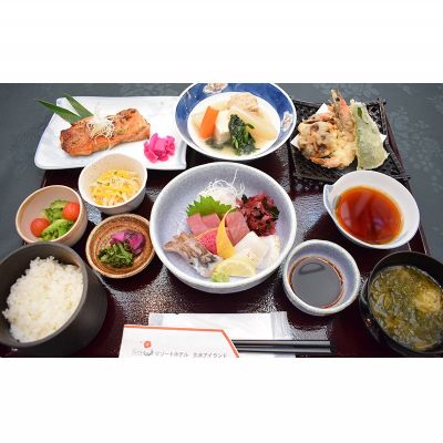 【ふるさと納税】【ウォーターマークホテル沖縄 久米アイランド】デラックスツイン 2名様(1泊夕朝食付) ご宿泊券 ホテル リゾート 沖縄 南国 久米島 琉球 離島 球美 癒し 海 ビーチ 大自然 星空 満天 休日 宿泊 レストラン 朝食 夕食 プール サムネイル2
