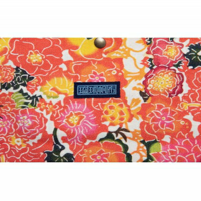 【ふるさと納税】「琉球帆布」お散歩バッグ（RYUKAバタフライ）- 帆布 布 トート トートバッグ 琉球紅型 人気 紅型作家 RYUKA 新垣優香 おしゃれ レディース ファッション お出かけ かばん 鞄 手仕事 手づくり ハンドメイド 琉球帆布 伝統技術 沖縄県 八重瀬町【価格改定】 サムネイル2