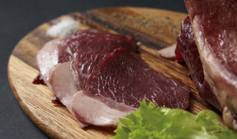 【ふるさと納税】 数量限定 ヒグマ エゾシカ 加工肉 セット 5種 計650g ハム ソーセージ ベーコン サラミ 希少 ヒグマ肉 エゾシカ肉 ジビエ おつまみ 熊 熊肉 鹿 鹿肉 お肉 肉 詰め合わせ 食べ比べ ギフト プレゼント 贈答 贈り物 北海道 札幌市 - 画像2