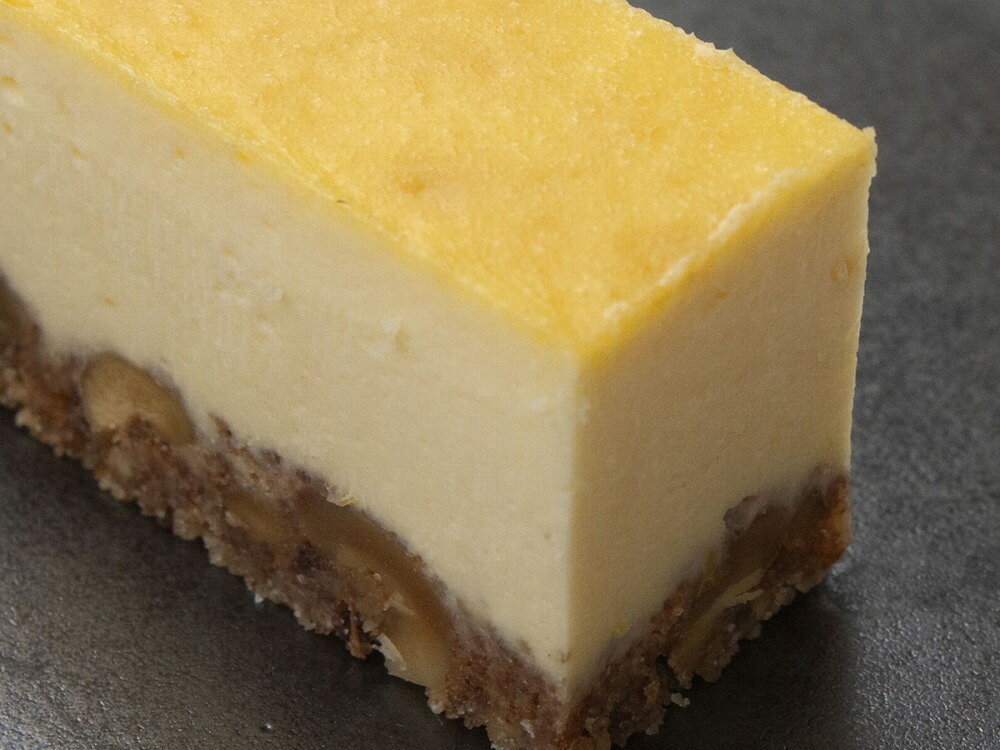 【ふるさと納税】 チーズケーキ ケーキ 10個入 デザート スイーツ お菓子 洋菓子 個包装 お取り寄せ おかし 菓子 手土産 お土産 北海道 札幌市 - 画像2