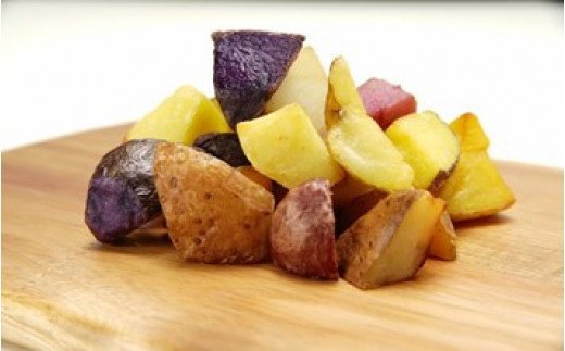 【ふるさと納税】じゃがいもFACTORY produced by NANAMI 彩りポテト 1.5kg （500g×3袋） 45種類からランダム詰め合わせ カラフル 農家直営 じゃがいも専門店 ポテト ばれいしょ 彩り 北海道 函館 送料無料 お取り寄せグルメ - 画像2