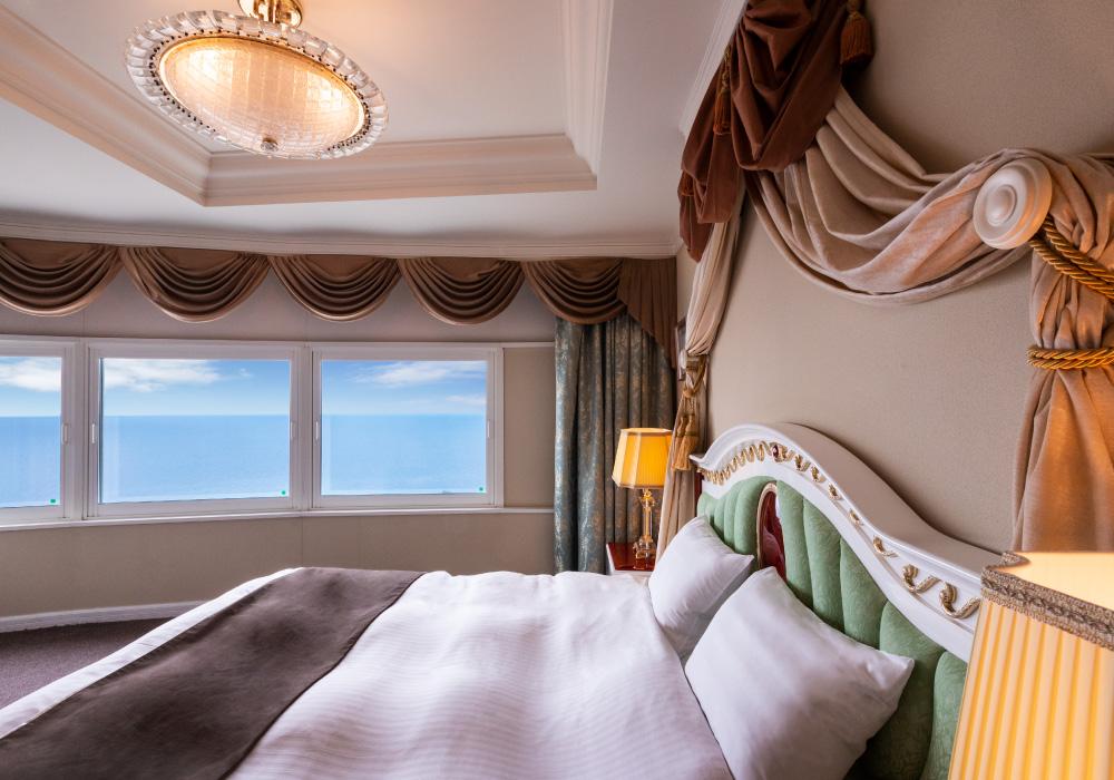 【ふるさと納税】【最上階】絶景のオーシャンフロントスイートルーム1泊2食付 ペア宿泊券 | 宿泊券 ペア 大人2人 食事付き スイートルーム オーシャンビュー 観光 ホテル 小樽市 北海道 送料無料 - 画像3