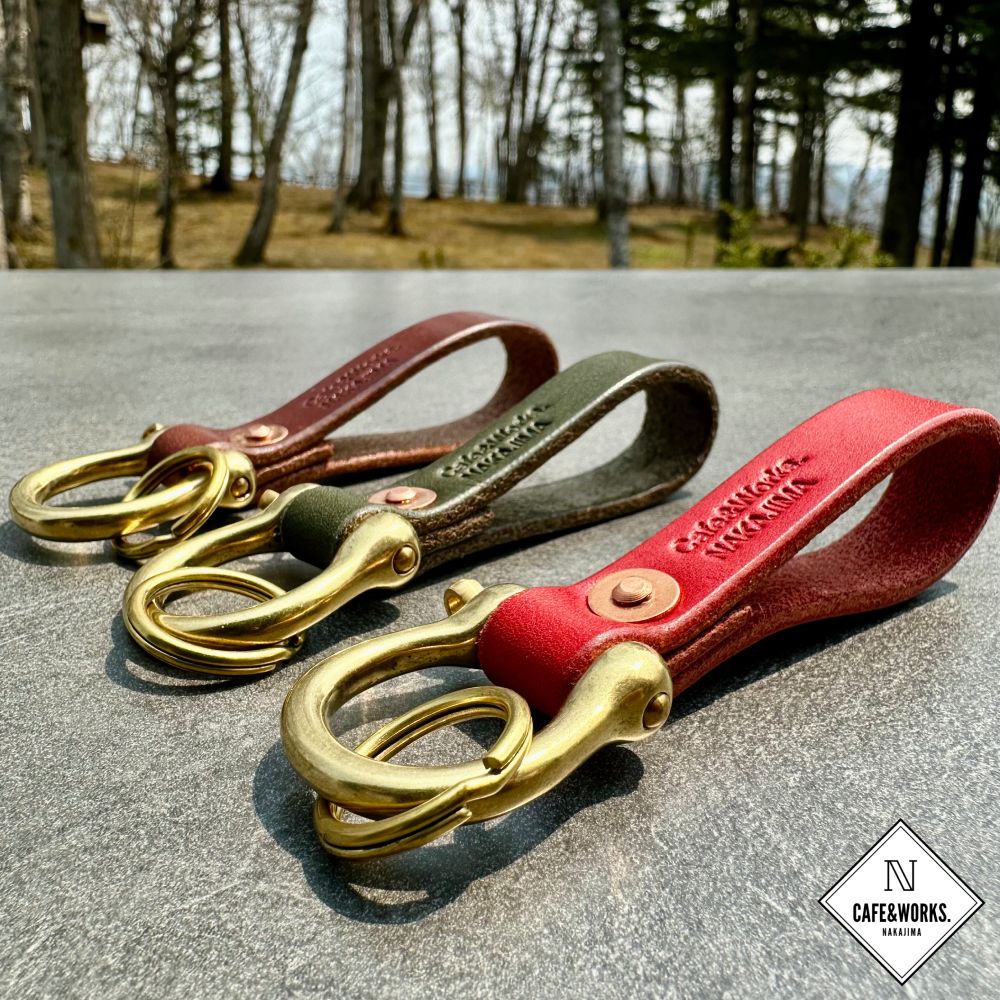 【ふるさと納税】レザークラフト 真鍮シャックル 小 | 本革 レザー 皮 革 皮革 キーホルダー 選べる モスグリーン ブラウン レッド 高級感 おしゃれ プレゼント ギフト ふるさと納税 納税 北海道 紋別市 サムネイル2