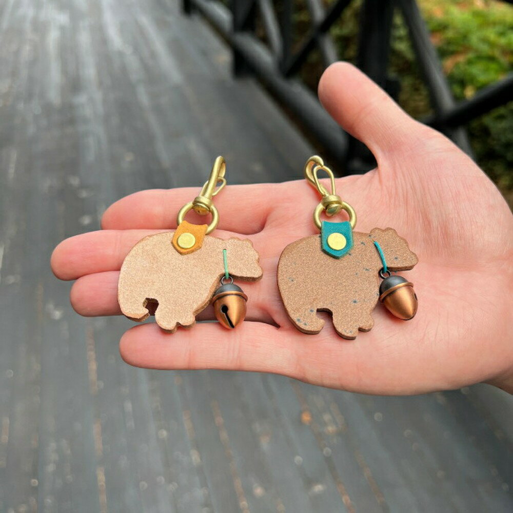 【ふるさと納税】レザー くまチャーム キーホルダー | 本革 皮 革 皮革 選べる ブラック ナチュラル レザークラフト 高級感 おしゃれ プレゼント ギフト ふるさと納税 納税 北海道 紋別市 サムネイル2