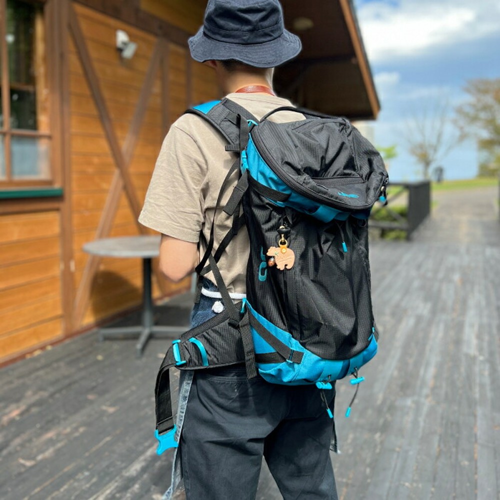 【ふるさと納税】レザー くまチャーム キーホルダー | 本革 皮 革 皮革 選べる ブラック ナチュラル レザークラフト 高級感 おしゃれ プレゼント ギフト ふるさと納税 納税 北海道 紋別市 サムネイル3