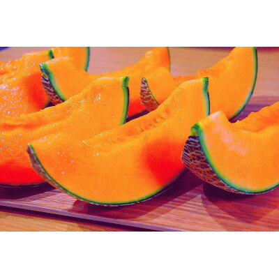 【ふるさと納税】【2026年発送　先行予約】富良野メロン(赤肉)化粧箱と品種お任せ約1.8kg～2玉入【1405314】 サムネイル3