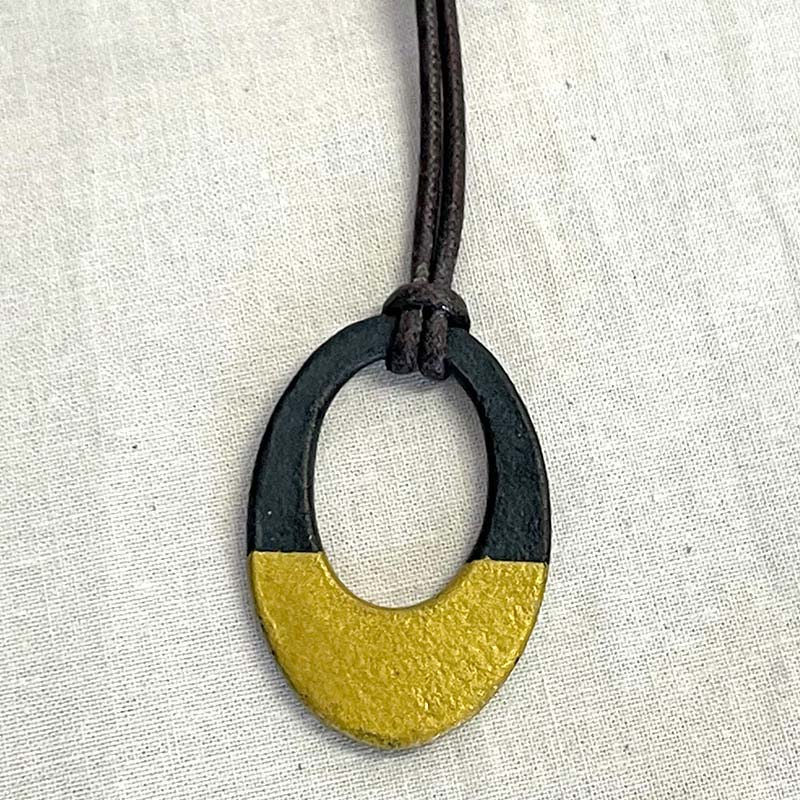 【ふるさと納税】オリジナルペンダント 金彩オーバル 陶磁器 工芸品 森町 北海道 mr1-1026 サムネイル2