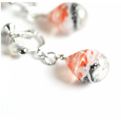 【ふるさと納税】【Soukore】ガラスアクセサリー・タンチョウ粉雪の舞・イヤリング【1626458】 サムネイル2