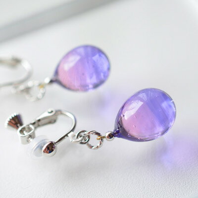 【Soukore】ガラスアクセサリー・ラベンダー&トワイライト・イヤリング(シルバー)【1626470】