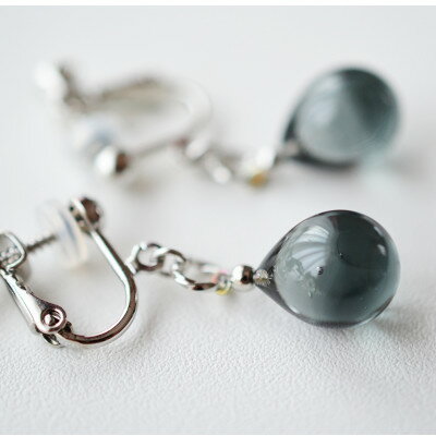 【Soukore】ガラスアクセサリー・ブラック・イヤリング【1626487】