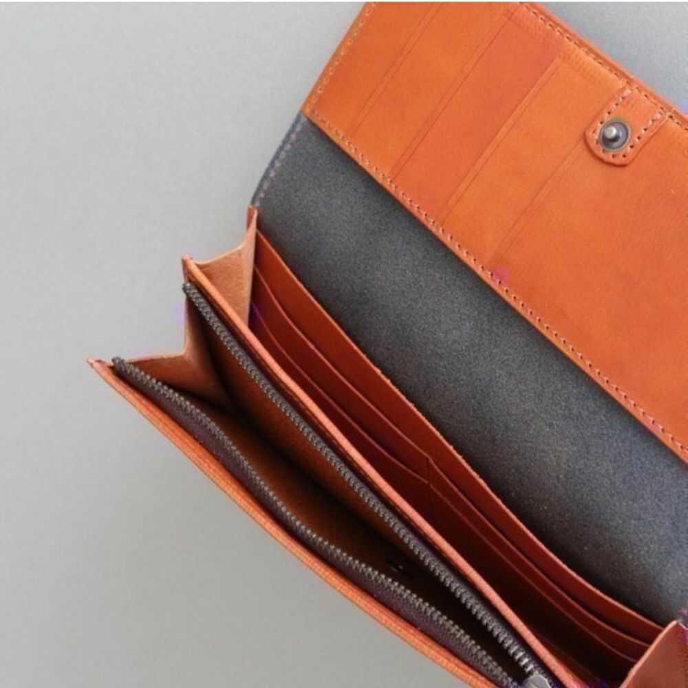 【ふるさと納税】tanikoオリジナル バイカラー長財布(紺×赤茶）《厚真町》【Taniko leather】[AXAP014] サムネイル2