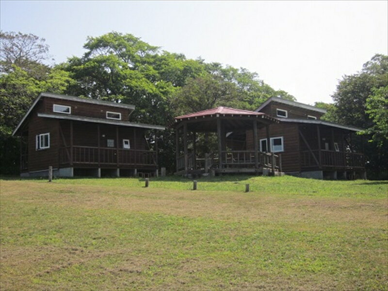279 判官館 森林公園 バンガロー ご利用券【 チケット 北海道 新冠町 】
