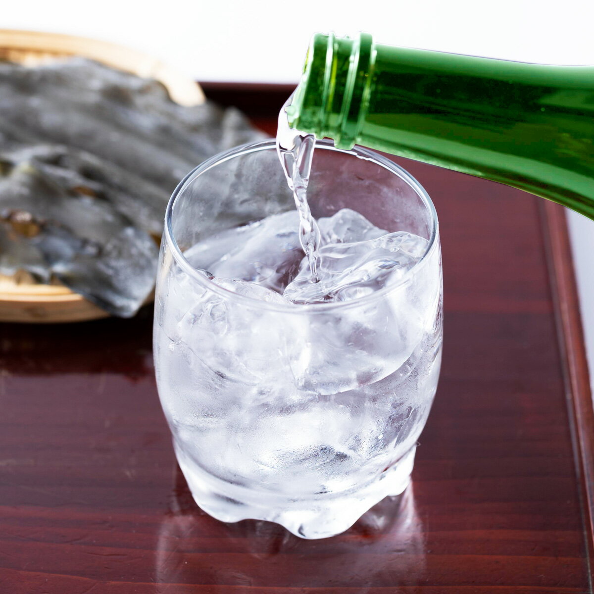 【ふるさと納税】焼酎 3.6L ( 1.8L × 2本 ) 三石 こんぶ焼酎 ロック 水割り お湯割 ふるさと納税 焼酎 お酒 酒 アルコール 昆布 日高昆布 三石昆布 みついし昆布 旨味 発酵 北海道 新ひだか町 ふるさと納税 サムネイル2