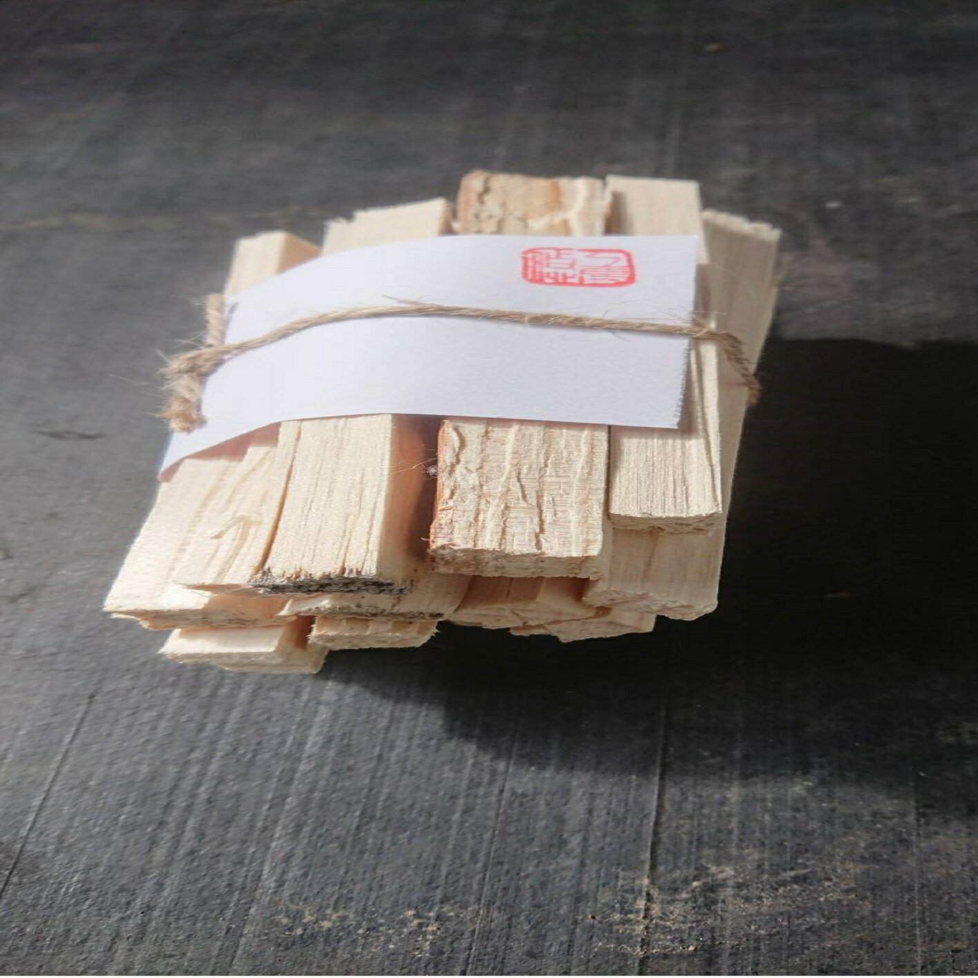 【ふるさと納税】キャンプ場へ配達します！スウェーデントーチ（ウッドキャンドル） キャンプ用品 - 画像2