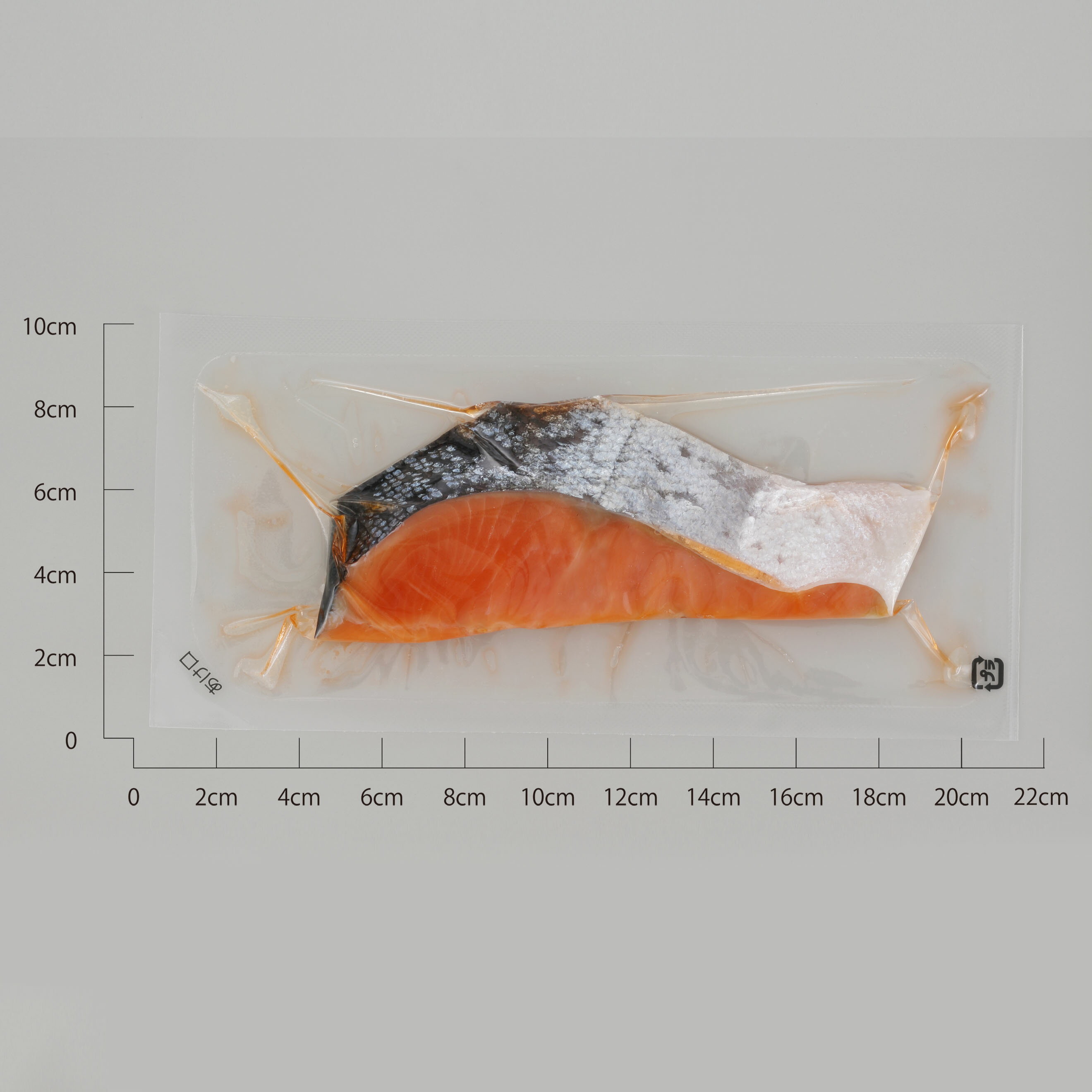 【ふるさと納税】訳あり ＼個包装＆化粧箱入り／ 銀鮭姿切身 1.4kg ふるさと納税 魚 程良い塩加減と脂乗り 大容量 銀鮭 鮭 切り身 切身 真空パック 贈り物 ギフト にもオススメ さけ シャケ 銀鮭 ふるさと 人気 ランキング 北海道 白糠町 - 画像2