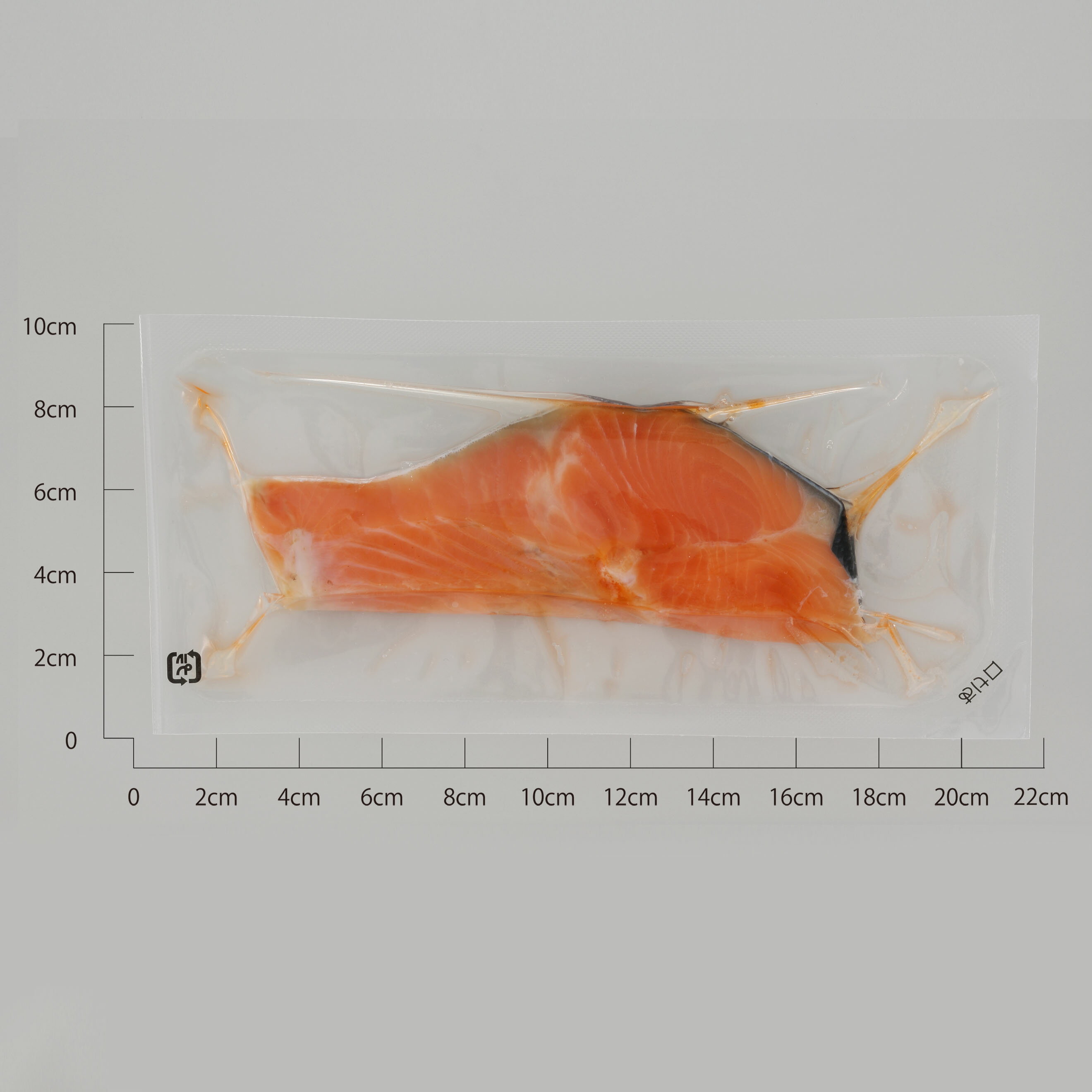 【ふるさと納税】訳あり ＼個包装＆化粧箱入り／ 銀鮭姿切身 1.4kg ふるさと納税 魚 程良い塩加減と脂乗り 大容量 銀鮭 鮭 切り身 切身 真空パック 贈り物 ギフト にもオススメ さけ シャケ 銀鮭 ふるさと 人気 ランキング 北海道 白糠町 - 画像3