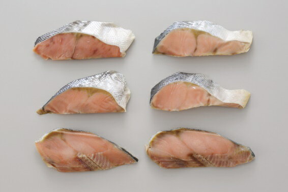 【ふるさと納税】魚 訳あり 秋鮭切身 鮭 さけ サーモン 北海道 10切れ入り (600g) ふるさと納税 魚 応援 グルメ 食べ物 サケ 切り身 焼鮭 焼き魚 人気 ふるさと 海鮮 海鮮食品 魚介類 魚介 北海道 白糠町 - 画像3