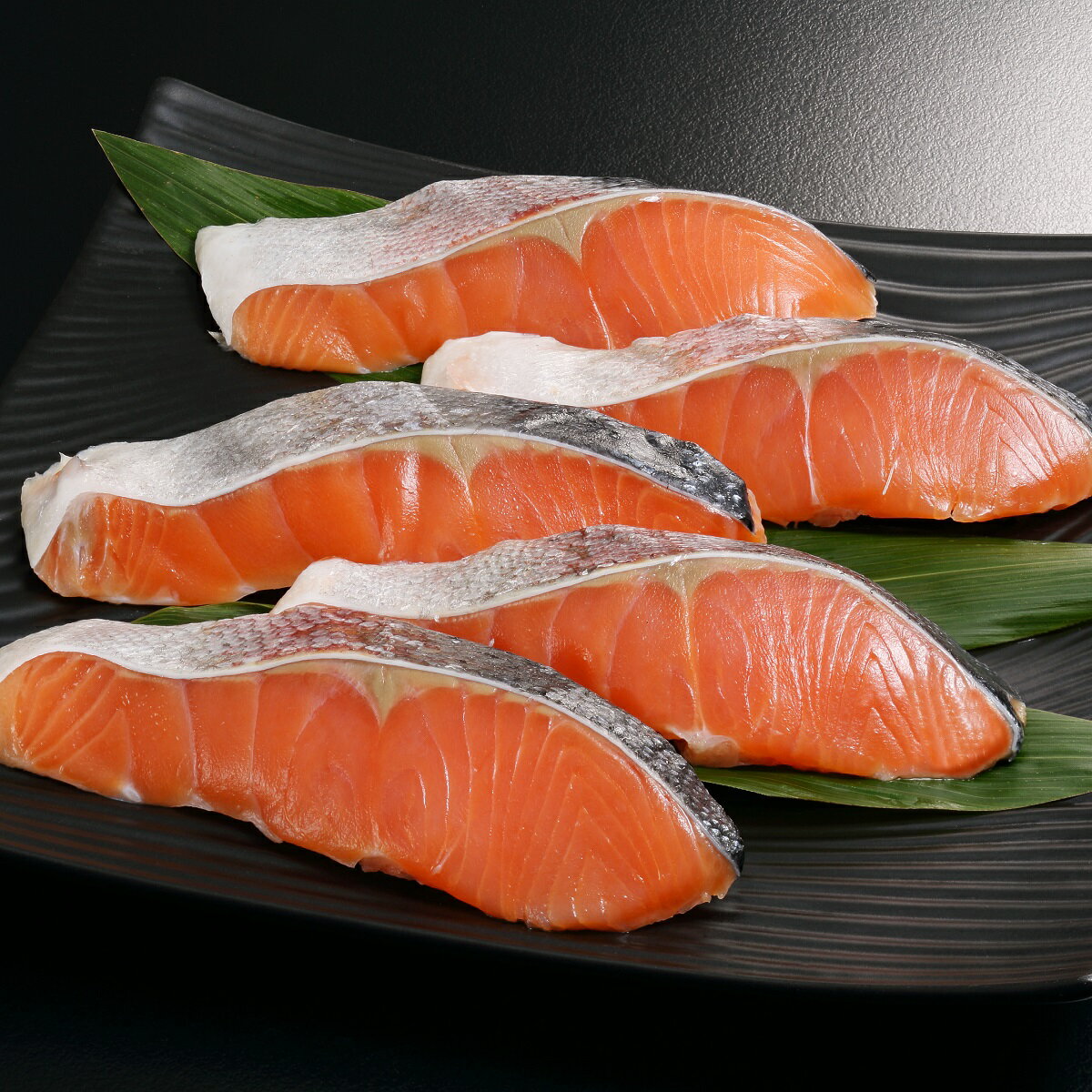 【ふるさと納税】魚 サーモントラウトの切身 鮭 さけ サーモン 北海道 12切れ入り (約720g) 応援 グルメ 食べ物 サケ 切り身 焼鮭 焼き魚 人気 ふるさと ふるさと納税 魚 海鮮 海鮮食品 魚介類 魚介 北海道 白糠町 - 画像3