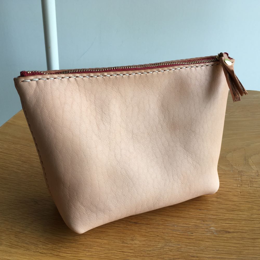 【ふるさと納税】【選べるカラー】 本革レザーポーチ ファスナーケース Lサイズ 雑貨・日用品 青森県 五所川原市 サムネイル2