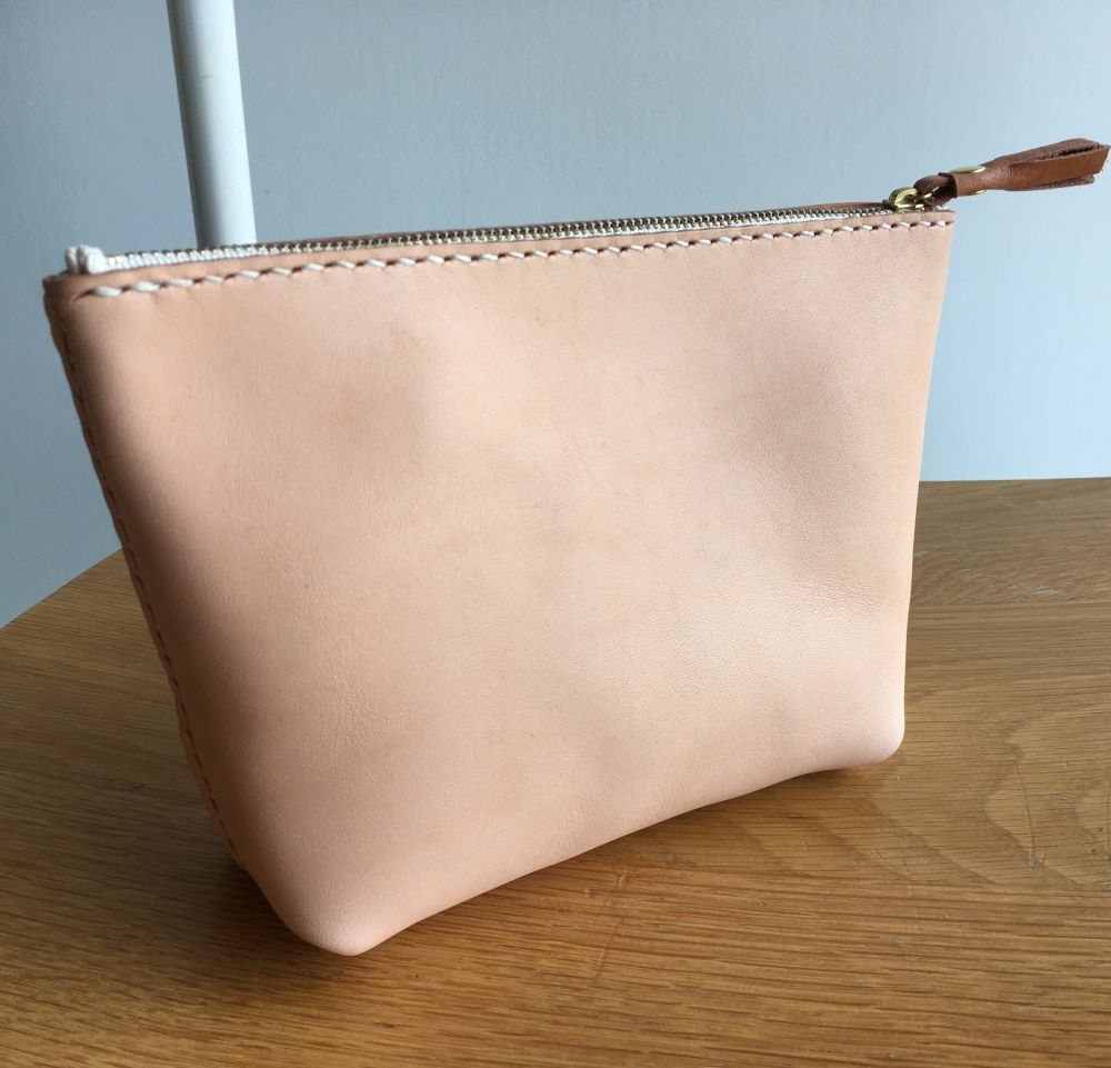 【ふるさと納税】【選べるカラー】 本革レザーポーチ ファスナーケース Lサイズ 雑貨・日用品 青森県 五所川原市 サムネイル3