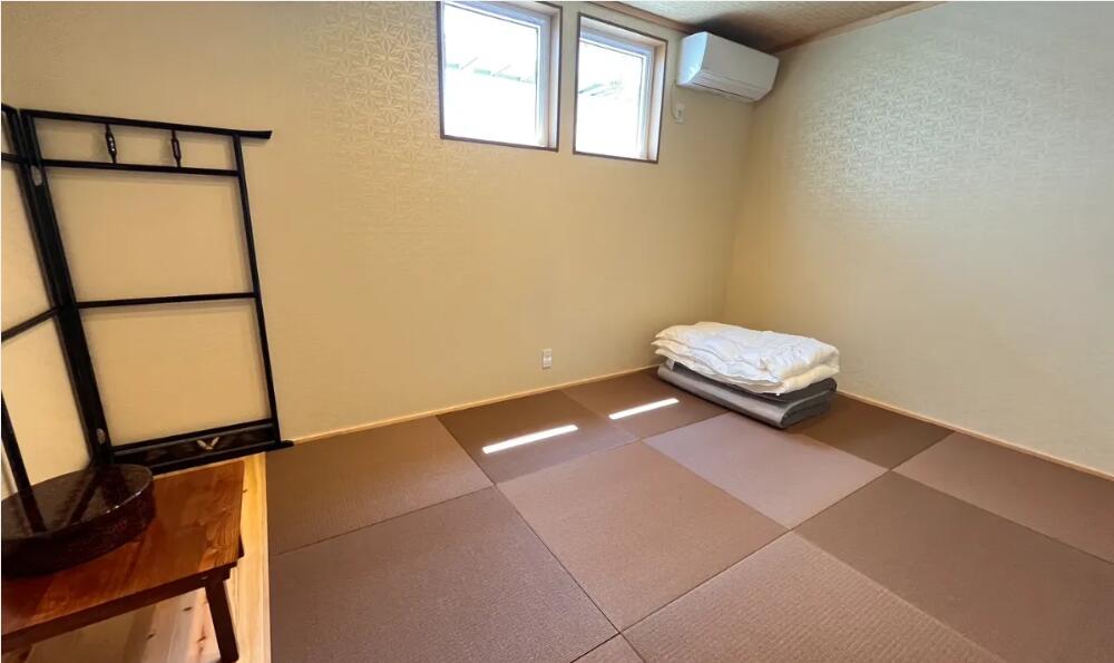 【ふるさと納税】 宿泊券 《cafe＆stay Re:》 カフェ併設 民泊 1泊 1名 素泊まり 【 青森県 五所川原市 宿泊利用券 宿泊 旅行 一泊 1人 】 - 画像3