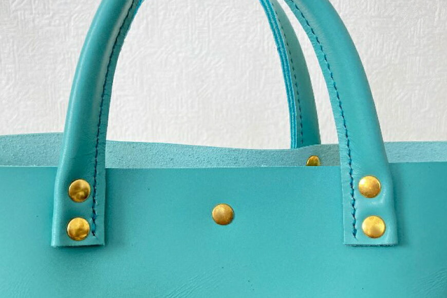 【ふるさと納税】 牛革 バッグ 手作り トートバッグ 1個 おいらせブルー [CBRO.m 青森県 おいらせ町 oi02ayo710001] ブルー ハンドバッグ ハンドメイド 鞄 かばん カバン ミニトート サムネイル3