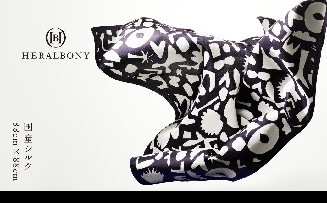 【ふるさと納税】シルクスカーフ Kaede Wajima「かえでのチョキチョキ」 スカーフ ファッション シルク ギフト 大判 日本製　お届け：入金確認後、準備でき次第発送します。 サムネイル2