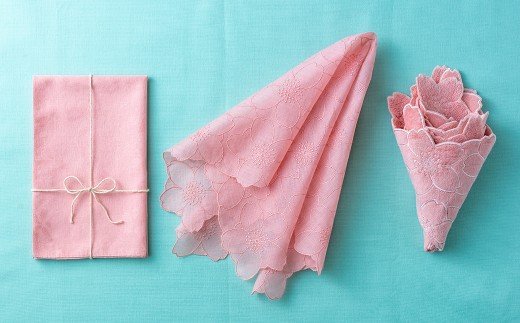 【ふるさと納税】さくら染めハンカチセット（3枚入り）桜 草木染 手作り ハンカチ タオル レース 桜 草木染め 草木染料 展勝地 桜 贈り物 プレゼント 贈答 手作り お土産 北上観光物産館 アクセス 和の衣さとう サムネイル2