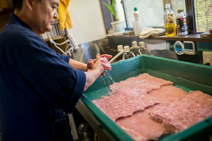 【ふるさと納税】さくら染めハンカチセット（3枚入り）桜 草木染 手作り ハンカチ タオル レース 桜 草木染め 草木染料 展勝地 桜 贈り物 プレゼント 贈答 手作り お土産 北上観光物産館 アクセス 和の衣さとう サムネイル3