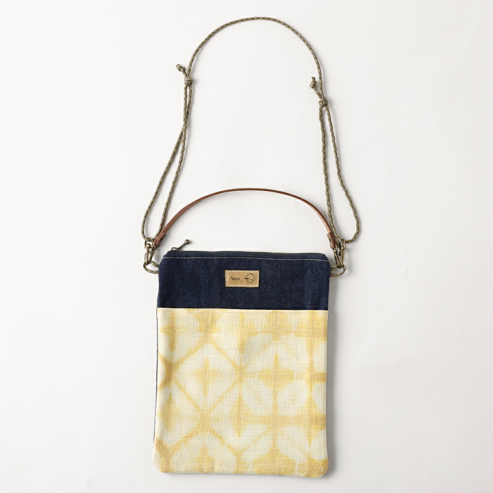 【ふるさと納税】漆染めサコッシュ 横幅約21cm×縦幅約27cm 重さ126g 漆 漆染め サコッシュ 三角柄 デニム生地 カバン バッグ おしゃれ ファッション 国産 岩手県 二戸市 送料無料 サムネイル3