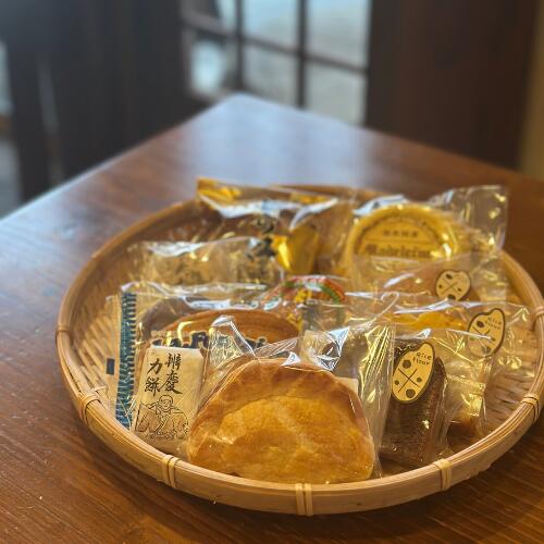 【ふるさと納税】 吉野屋の お菓子の詰め合わせ 平泉で100年以上愛される老舗のお菓子屋さん / 銘菓 お菓子 焼き菓子 スイーツ 洋菓子 和菓子 デザート パウンドケーキ フィナンシェ マドレーヌ どら焼き 饅頭 甘い 手作り バター 食後のデザート 送料無料 - 画像2