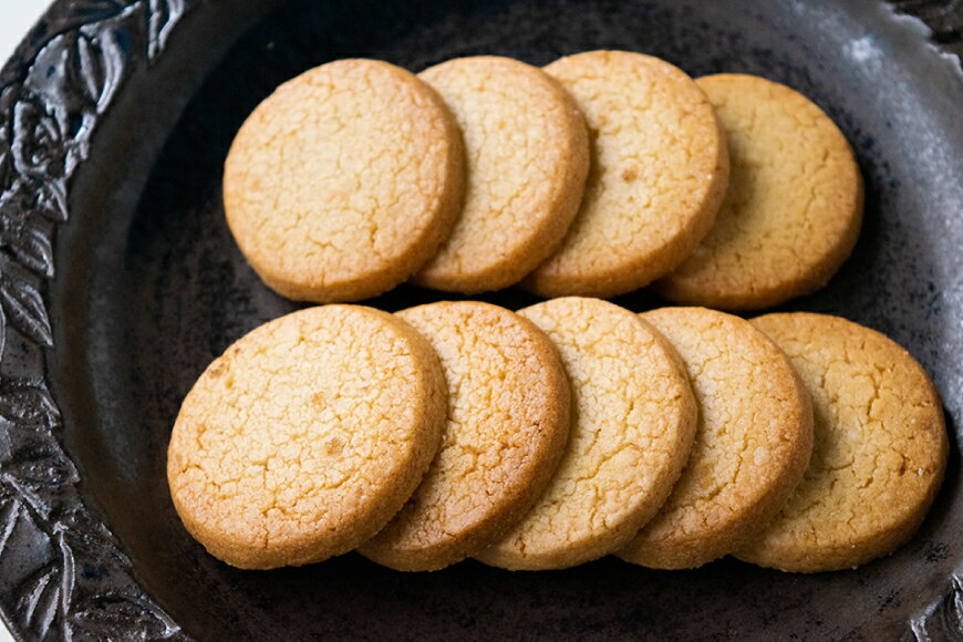 【ふるさと納税】 SAIKICHI BUTTER COOKIE 缶入り 32枚（2種類・各16枚） [斉吉商店 宮城県 気仙沼市 20563877] お菓子 スイーツ クッキー バタークッキー 缶 詰め合わせ 洋菓子 つまみ 塩バター チーズ サムネイル3