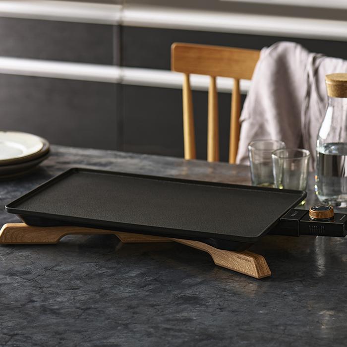 【ふるさと納税】 ホットプレート 薄型 アイリスオーヤマ ブラック 卓上 調理 キッチン 家電 温度 調節 便利 コンパクト 丸洗い可能 おすすめ 人気 アイリス IHU-A10-B - 画像3