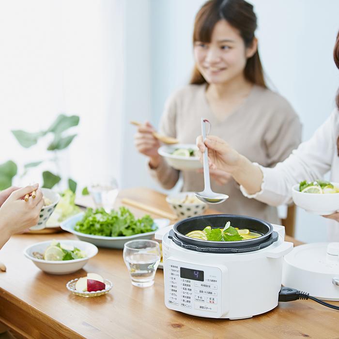【ふるさと納税】電気圧力鍋 2.2L アイリスオーヤマ 2.2L 圧力鍋 調理家電 キッチン家電 鍋 レシピブック付き 自動メニュー搭載 ハイパワー 大容量 保温 時短 簡単 ギフト プレゼント ふるさと おすすめ 人気 アイリス PC-MA2-W ホワイト | 新生活 サムネイル3