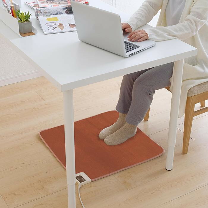 【ふるさと納税】 ホットマット デスク下 アイリスオーヤマ 60×60cm ブラウン 温度調節2段階 なめらか 寒さ対策 足元対策 電気カーペットマット 正方形 60×60 足元ヒーター 節電 寒さ対策 足元あったか 勉強 オフィス おすすめ 人気 アイリス HCM-60S-T - 画像3