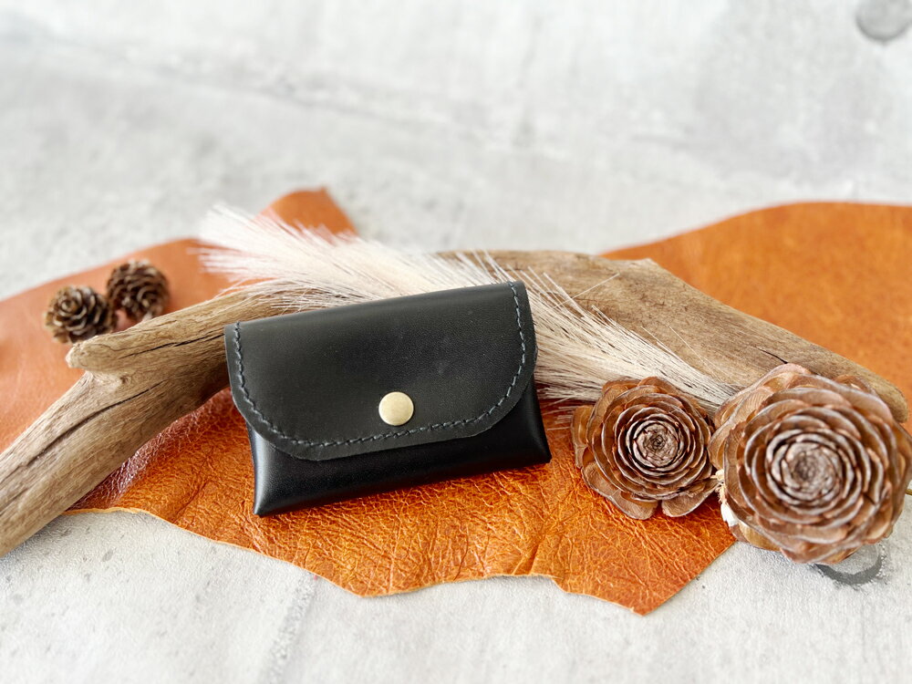 【ふるさと納税】レザー3点セット ブラック (ネームフォルダー、ペンフォルダー、カードケース)｜名刺入れ 文房用品 事務用品 ビジネス 手作り [0354] サムネイル2